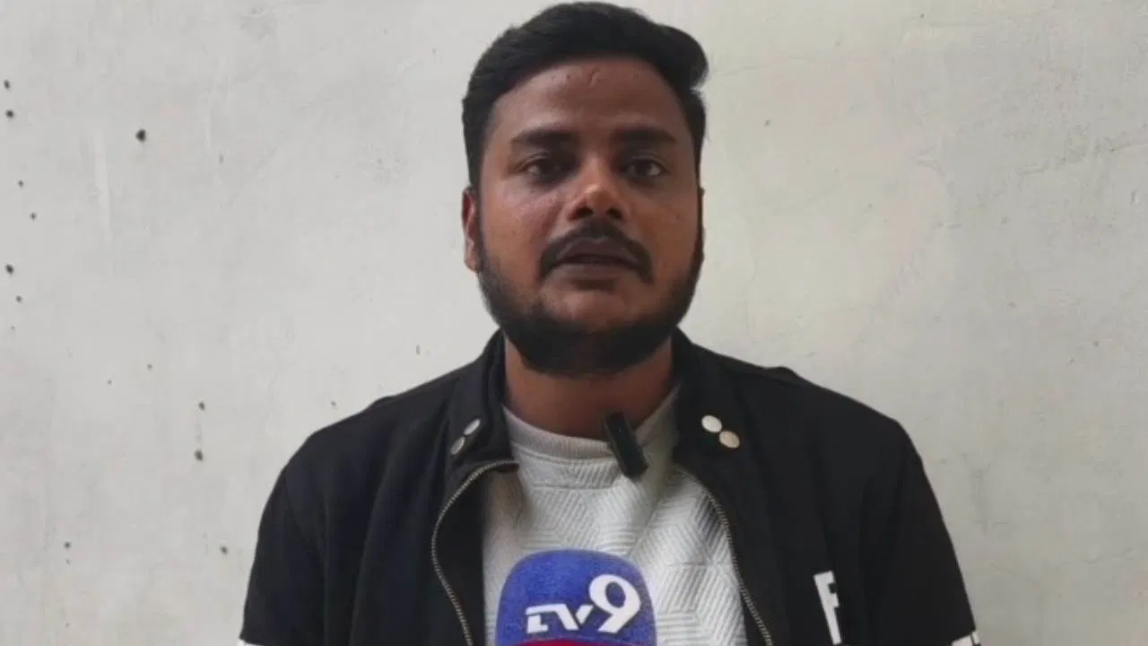 12 हजार की नौकरी वाले के नाम पर 124 फर्म रजिस्टर्ड… मुरादाबाद में फ्रॉड का गजब मामला 12 हजार की नौकरी वाले के नाम पर 124 फर्म रजिस्टर्ड... मुरादाबाद में फ्रॉड का गजब मामला