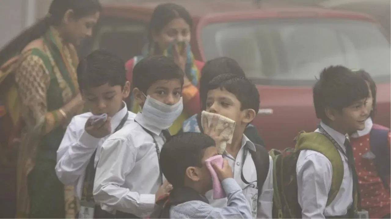 ‘AQI 300 पार होते ही बंंद हों स्कूल, ऑनलाइन कक्षाओं के लिए बनें नीतियां’, IAS से विधायक बने राजेश्वर सिंह का CM योगी काे पत्र 'AQI 300 पार होते ही बंंद हों स्कूल, ऑनलाइन कक्षाओं के लिए बनें नीतियां', IAS से विधायक बने राजेश्वर सिंह का CM योगी काे पत्र