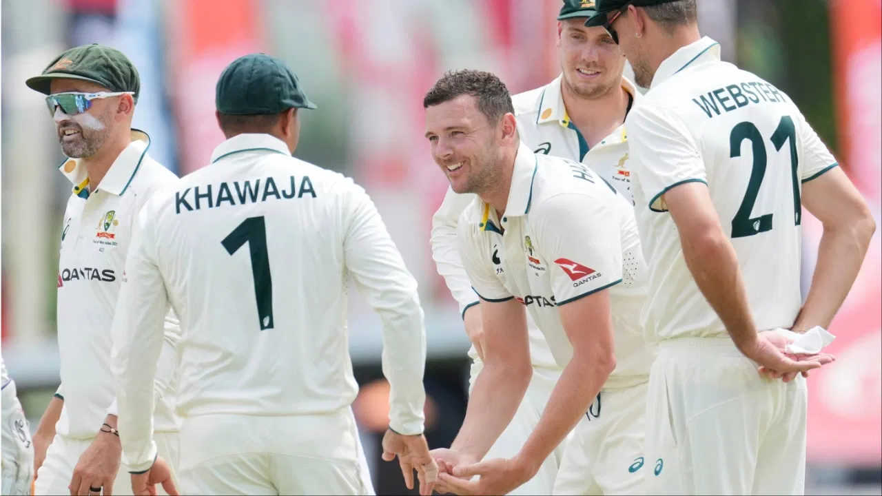Australia vs England: हेजलवुड भी पहले एशेज टेस्ट से बाहर, इंग्लैंड के खिलाफ ऑस्ट्रेलिया को लगा तीसरा ऐसा झटका Australia vs England: हेजलवुड भी पहले एशेज टेस्ट से बाहर, इंग्लैंड के खिलाफ ऑस्ट्रेलिया को लगा तीसरा ऐसा झटका