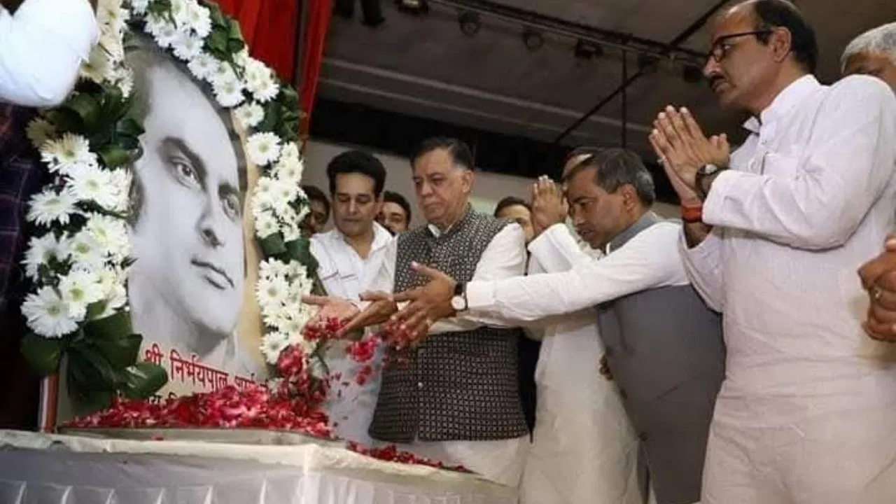 BJP विधायक निर्भयपाल शर्मा हत्याकांड: सहारनपुर की सियासत का सबसे दर्दनाक अध्याय, 25 साल बाद भी जहन में इसकी गूंज BJP विधायक निर्भयपाल शर्मा हत्याकांड: सहारनपुर की सियासत का सबसे दर्दनाक अध्याय, 25 साल बाद भी जहन में इसकी गूंज