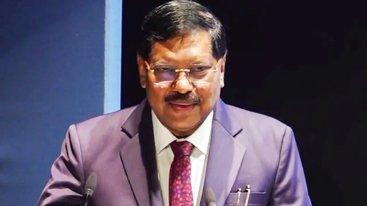 CJI की विदाई के दौरान ऐसा क्या हुआ कि ठहाकों से गूंज उठा कोर्ट रूम CJI की विदाई के दौरान ऐसा क्या हुआ कि ठहाकों से गूंज उठा कोर्ट रूम
