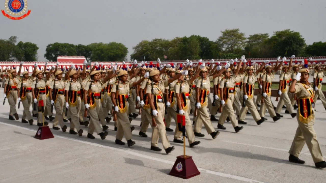 Delhi Police Constable Exam 2025 Date: दिल्ली पुलिस कांस्टेबल परीक्षा 16 दिसंबर से, जानें कबजारी होगा एडमिट कार्ड, 7565 पदों पर होनी हैं भर्तियां Delhi Police Constable Exam 2025 Date: दिल्ली पुलिस कांस्टेबल परीक्षा 16 दिसंबर से, जानें कबजारी होगा एडमिट कार्ड, 7565 पदों पर होनी हैं भर्तियां