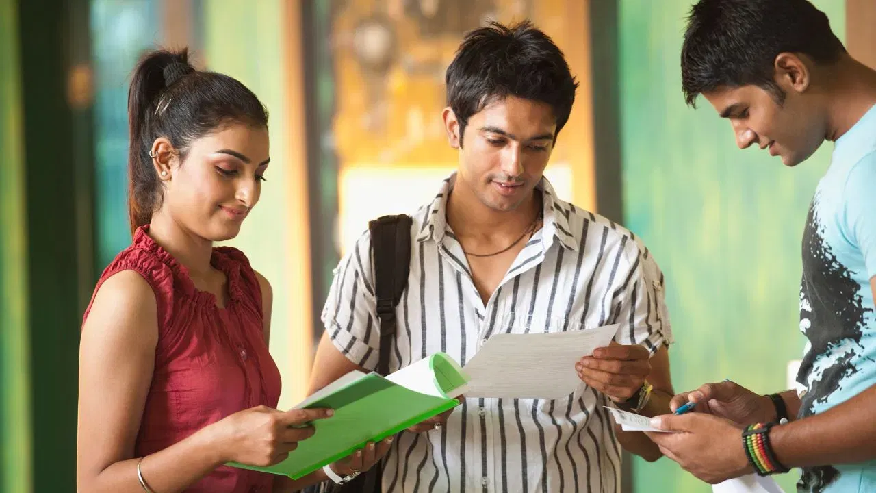 IBPS Clerk Vacancy 2025: आईबीपीएस ने क्लर्क पदों में जोड़े 2,151 नए पद, अब कुल 15,684 वैकेंसी IBPS Clerk Vacancy 2025: आईबीपीएस ने क्लर्क पदों में जोड़े 2,151 नए पद, अब कुल 15,684 वैकेंसी