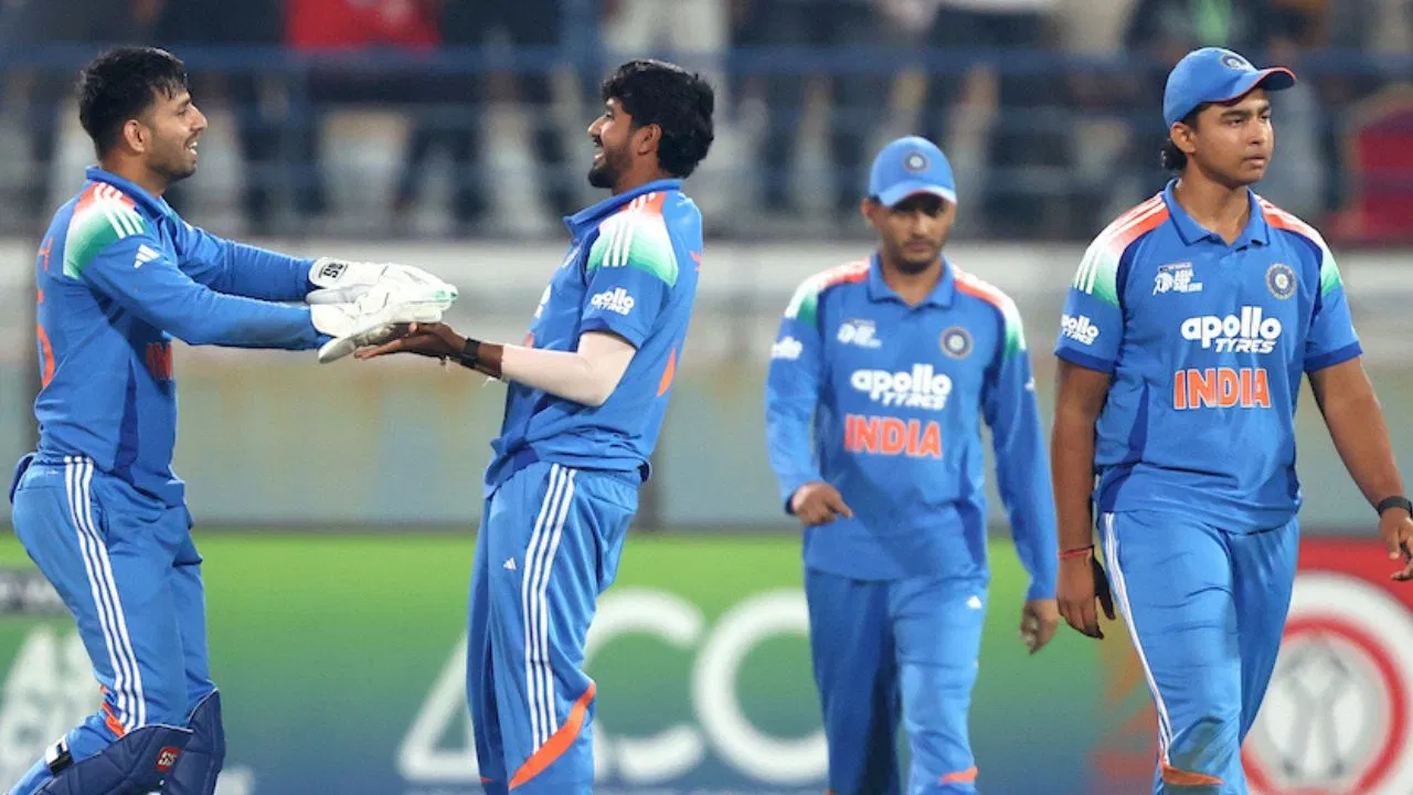 IND-A vs BAN-A Semifinal: टीम इंडिया ने आखिरी बॉल पर टाई किया मैच, सुपर ओवर से होगा फैसला IND-A vs BAN-A Semifinal: टीम इंडिया ने आखिरी बॉल पर टाई किया मैच, सुपर ओवर से होगा फैसला