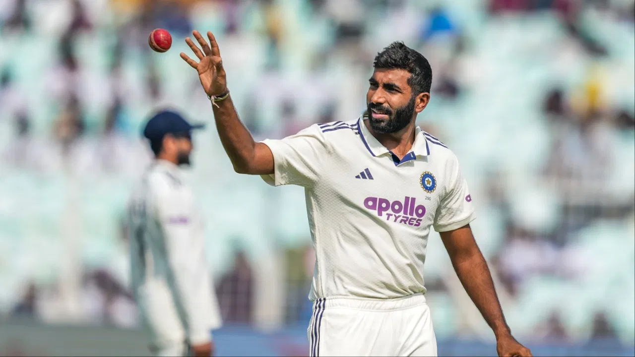 IND vs SA: जसप्रीत बुमराह ने टेंबा बावुमा पर किया गंदा कमेंट, ऐसे उड़ाया कद का मजाक IND vs SA: जसप्रीत बुमराह ने टेंबा बावुमा पर किया गंदा कमेंट, ऐसे उड़ाया कद का मजाक