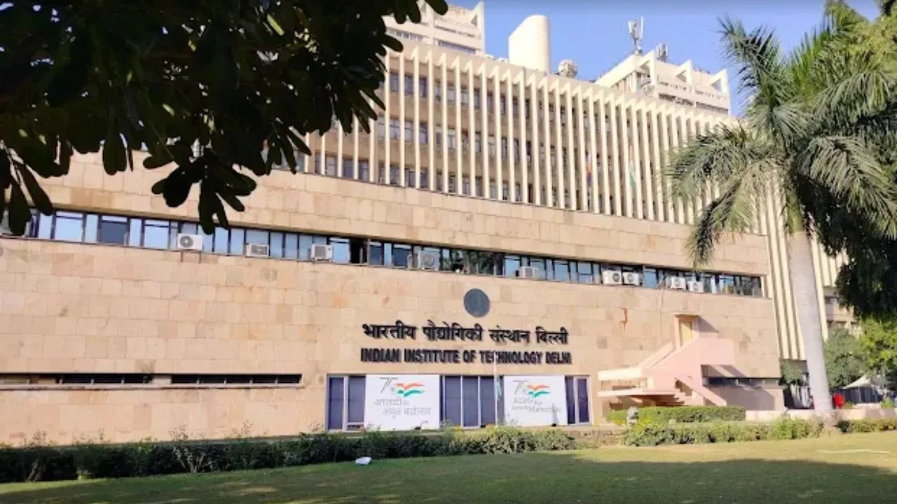 IIT दिल्ली करने जा रही करियर काउंसलिंग! स्टूडेंट्स के लिए कोटा में होगा ‘खास’ ओपन हाउस JEE Main 2026: आईआईटी दिल्ली में दाखिले के लिए कितनी थी 2025 की आखिरी कटऑफ,जानें कोर्स वाइज नंबर