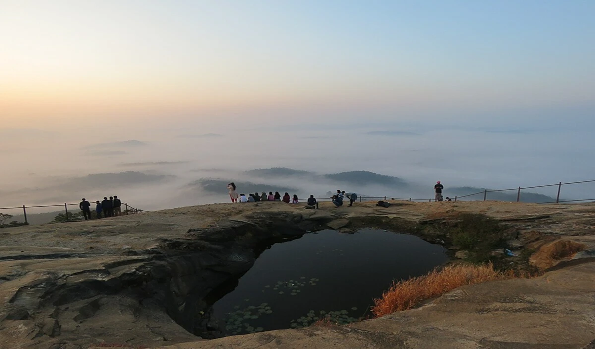 One Day Trip From Mirzapur: वेब सीरीज से हटकर मिर्जापुर के पास हैं ये खूबसूरत डेस्टिनेशन्स, वीकेंड प्लान करें One Day Trip From Mirzapur: वेब सीरीज से हटकर मिर्जापुर के पास हैं ये खूबसूरत डेस्टिनेशन्स, वीकेंड प्लान करें