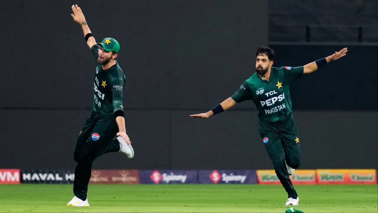 PAK vs SL: 9 विकेट लेकर हारिस रऊफ बने हीरो, पाकिस्तान ने वनडे सीरीज में श्रीलंका का किया क्लीन स्वीप PAK vs SL: 9 विकेट लेकर हारिस रऊफ बने हीरो, पाकिस्तान ने वनडे सीरीज में श्रीलंका का किया क्लीन स्वीप