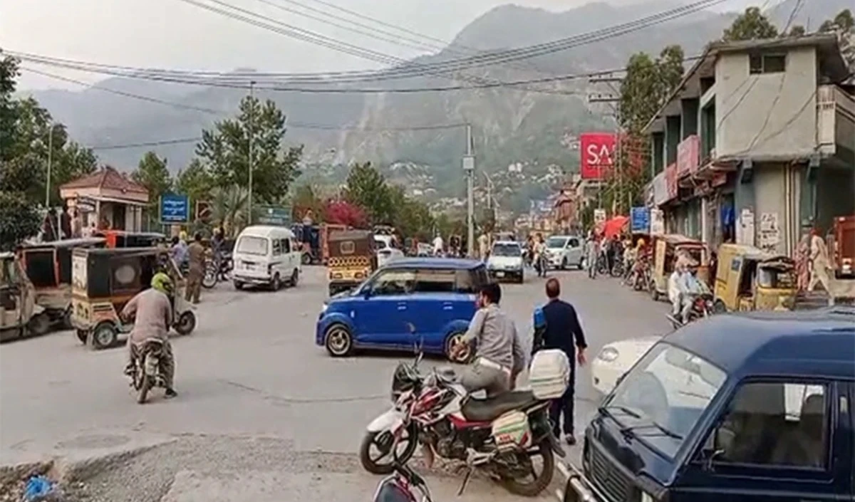 PoK में विद्रोह 2.0? पाकिस्तान सरकार के खिलाफ सड़कों पर उतरी जेनरेशन Z PoK में विद्रोह 2.0? पाकिस्तान सरकार के खिलाफ सड़कों पर उतरी जेनरेशन Z