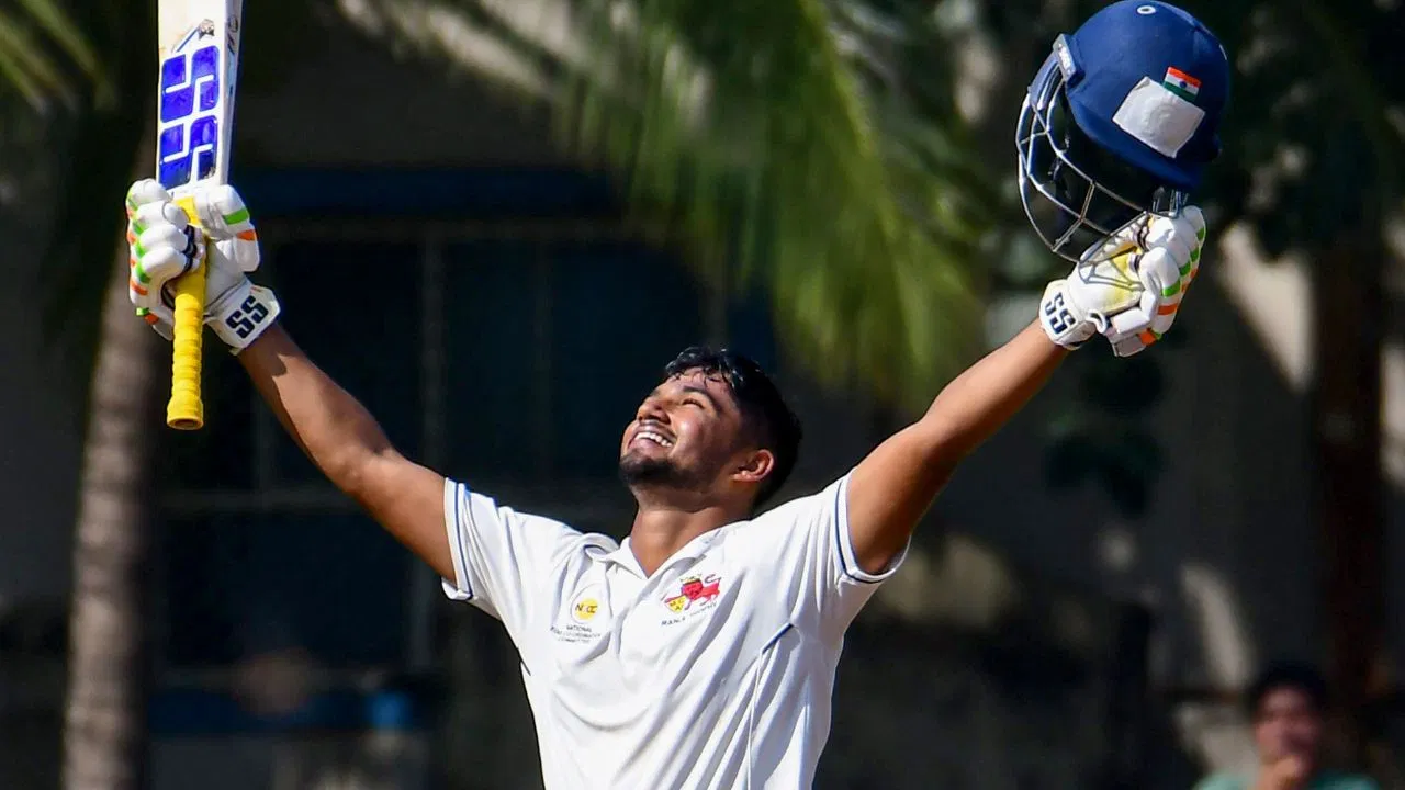 Ranji Trophy: बड़ा भाई फेल तो छोटे ने पलटा खेल, 14 महीनों बाद लगाया पहला शतक, बरसाए खूब चौके Ranji Trophy: बड़ा भाई फेल तो छोटे ने पलटा खेल, 14 महीनों बाद लगाया पहला शतक, बरसाए खूब चौके