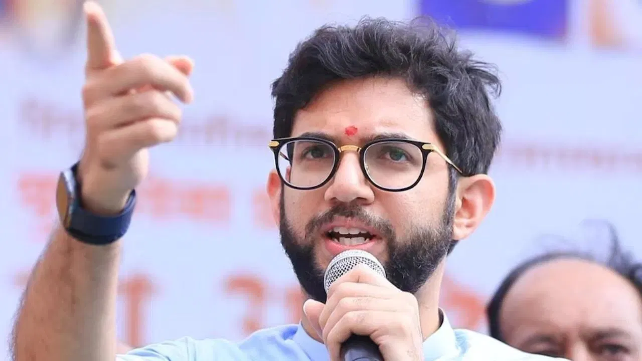 T20 WC के शेड्यूल पर विवाद, आदित्य ठाकरे का ICC पर निशाना, बोले- यह पक्षपात की राजनीति T20 WC के शेड्यूल पर विवाद, आदित्य ठाकरे का ICC पर निशाना, बोले- यह पक्षपात की राजनीति