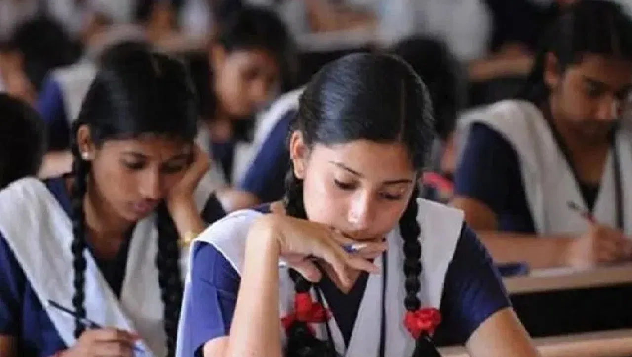 UP Board 10वीं 12वीं परीक्षा 2026: डेट शीट जारी, यहां देखें टाइम टेबल और शिफ्ट UP Board 10वीं 12वीं परीक्षा 2026: डेट शीट जारी, यहां देखें टाइम टेबल और शिफ्ट