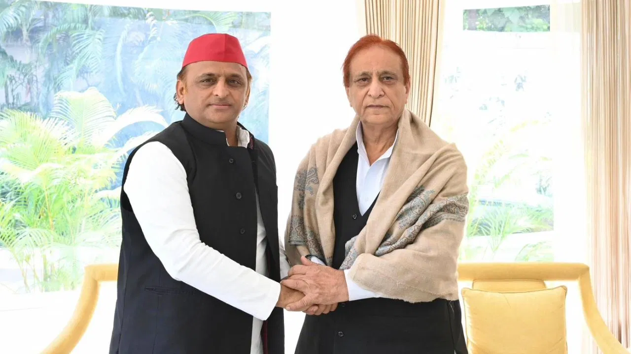 आपके सामने सबसे बड़ा माफिया खड़ा… अखिलेश से मुलाकात में आजम खान ने सीएम योगी को दिया जवाब आपके सामने सबसे बड़ा माफिया खड़ा... अखिलेश से मुलाकात में आजम खान ने सीएम योगी को दिया जवाब