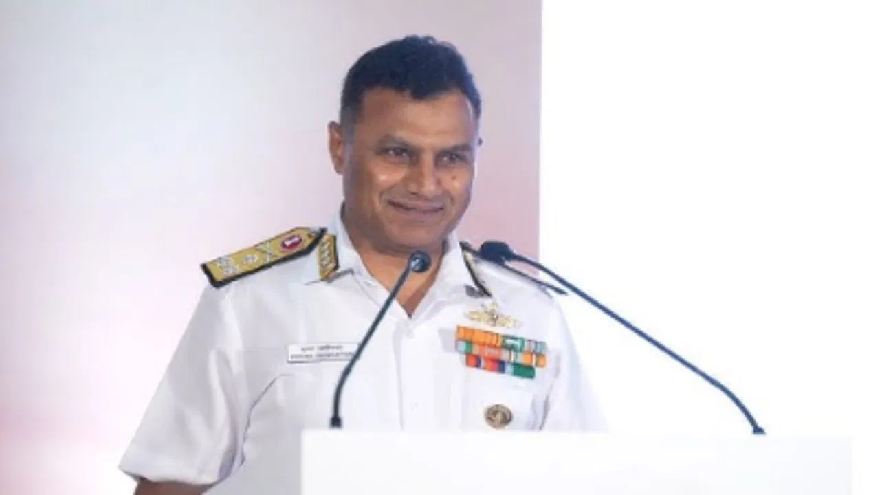 ऑपरेशन सिंदूर के बाद जमकर हथियार खरीद रहा पाकिस्तान… नेवी अफसर ने बताया चीन कैसे है भारत के लिए चिंता ऑपरेशन सिंदूर के बाद जमकर हथियार खरीद रहा पाकिस्तान... नेवी अफसर ने बताया चीन कैसे है भारत के लिए चिंता