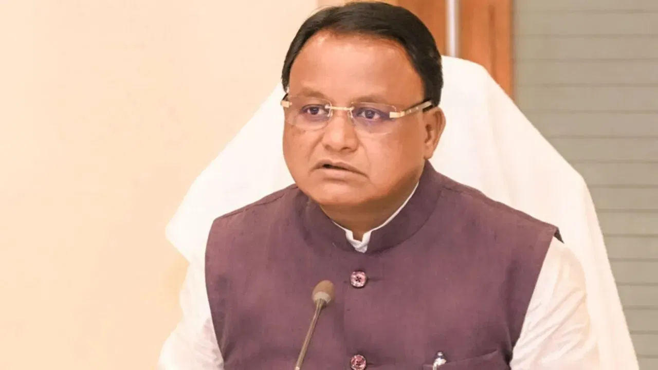 ओडिशा में SP समेत 91 अधिकारियों का रोक दिया गया वेतन, इस वजह से उठाया गया कदम ओडिशा में SP समेत 91 अधिकारियों का रोक दिया गया वेतन, इस वजह से उठाया गया कदम