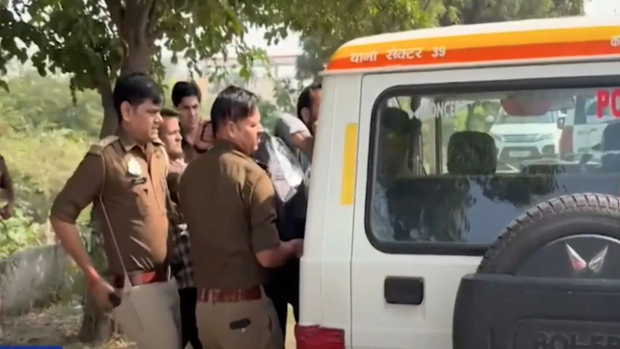 कटा सिर-दोनों हथेलियां गायब, नाले में मिली लाश किसकी? नोएडा पुलिस के लिए महिला की पहचान बनी पहेली कटा सिर-दोनों हथेलियां गायब, नाले में मिली लाश किसकी? नोएडा पुलिस के लिए महिला की पहचान बनी पहेली