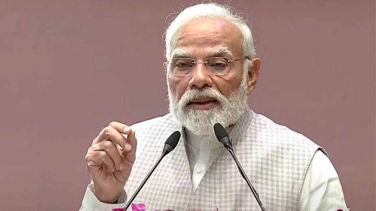 कनेक्शन देना पर्याप्त नहीं, पाइप से पानी भी आना चाहिए… जल जीवन मिशन को लेकर PM मोदी सख्त कनेक्शन देना पर्याप्त नहीं, पाइप से पानी भी आना चाहिए... जल जीवन मिशन को लेकर PM मोदी सख्त