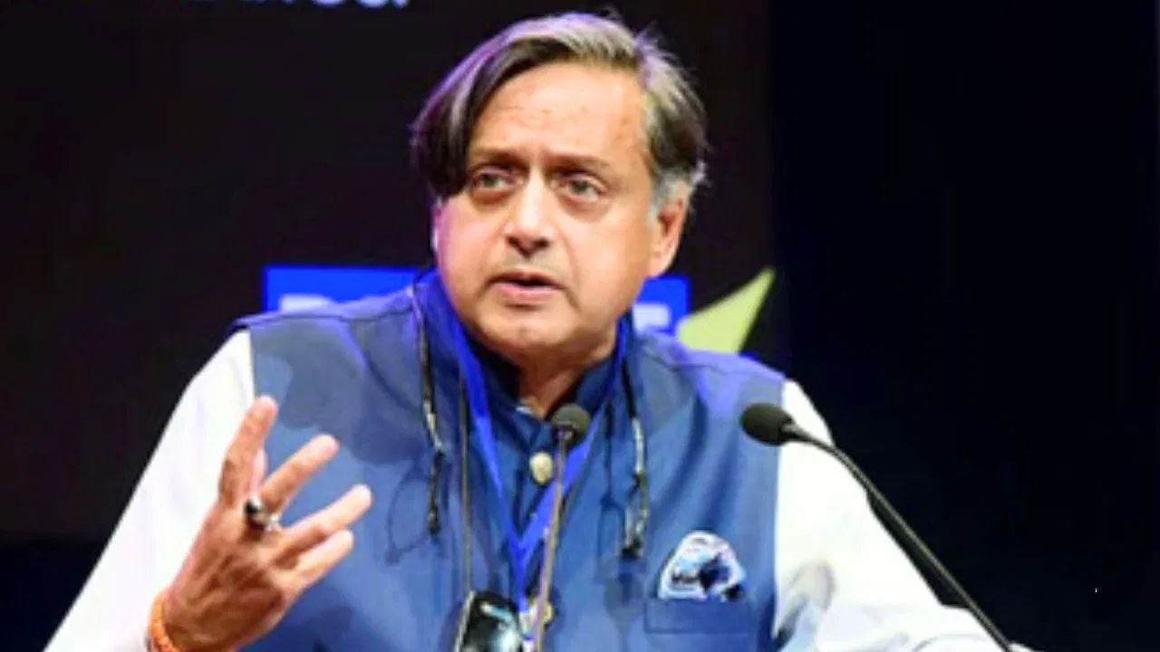 कांग्रेस पहले से अधिक वामपंथी पार्टी बनी… शशि थरूर ने क्यों कहा ऐसा? कांग्रेस पहले से अधिक वामपंथी पार्टी बनी... शशि थरूर ने क्यों कहा ऐसा?