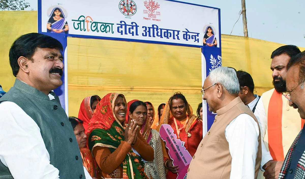 जीविका दीदी बनने पर सरकार देगी 30 हजार रुपये, जानें आवेदन करने का प्रोसेस और किन महिलाओं को मिलेगा इसका लाभ जीविका दीदी बनने पर सरकार देगी 30 हजार रुपये, जानें आवेदन करने का प्रोसेस और किन महिलाओं को मिलेगा इसका लाभ