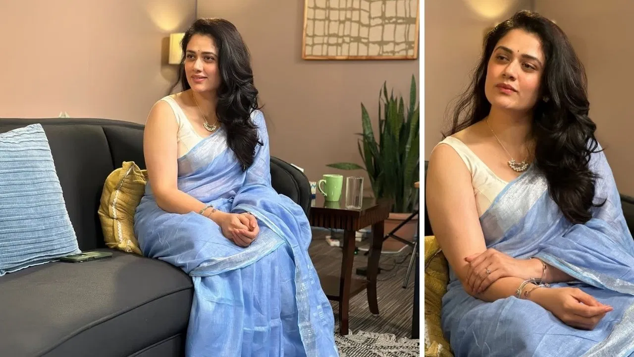 ‘द वूमन इन द ब्लू साड़ी’ से चर्चा में गिरिजा ओक, एक्ट्रेस के साड़ी में तस्वीरें हैं कमाल 'द वूमन इन द ब्लू साड़ी' से चर्चा में गिरिजा ओक, एक्ट्रेस के साड़ी में तस्वीरें हैं कमाल