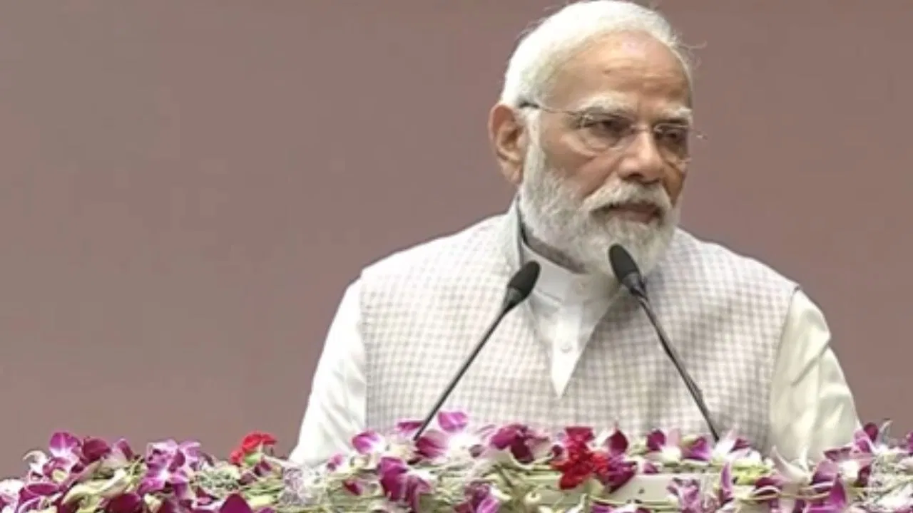 दिल्ली: कानून की भाषा ऐसी हो जो न्याय चाहने वालों को समझ में आए… ‘स्ट्रेंथनिंग लीगल एड डिलीवरी मैकेनिज्म’ सम्मेलन में बोले PM मोदी दिल्ली: कानून की भाषा ऐसी हो जो न्याय चाहने वालों को समझ में आए... 'स्ट्रेंथनिंग लीगल एड डिलीवरी मैकेनिज्म' सम्मेलन में बोले PM मोदी