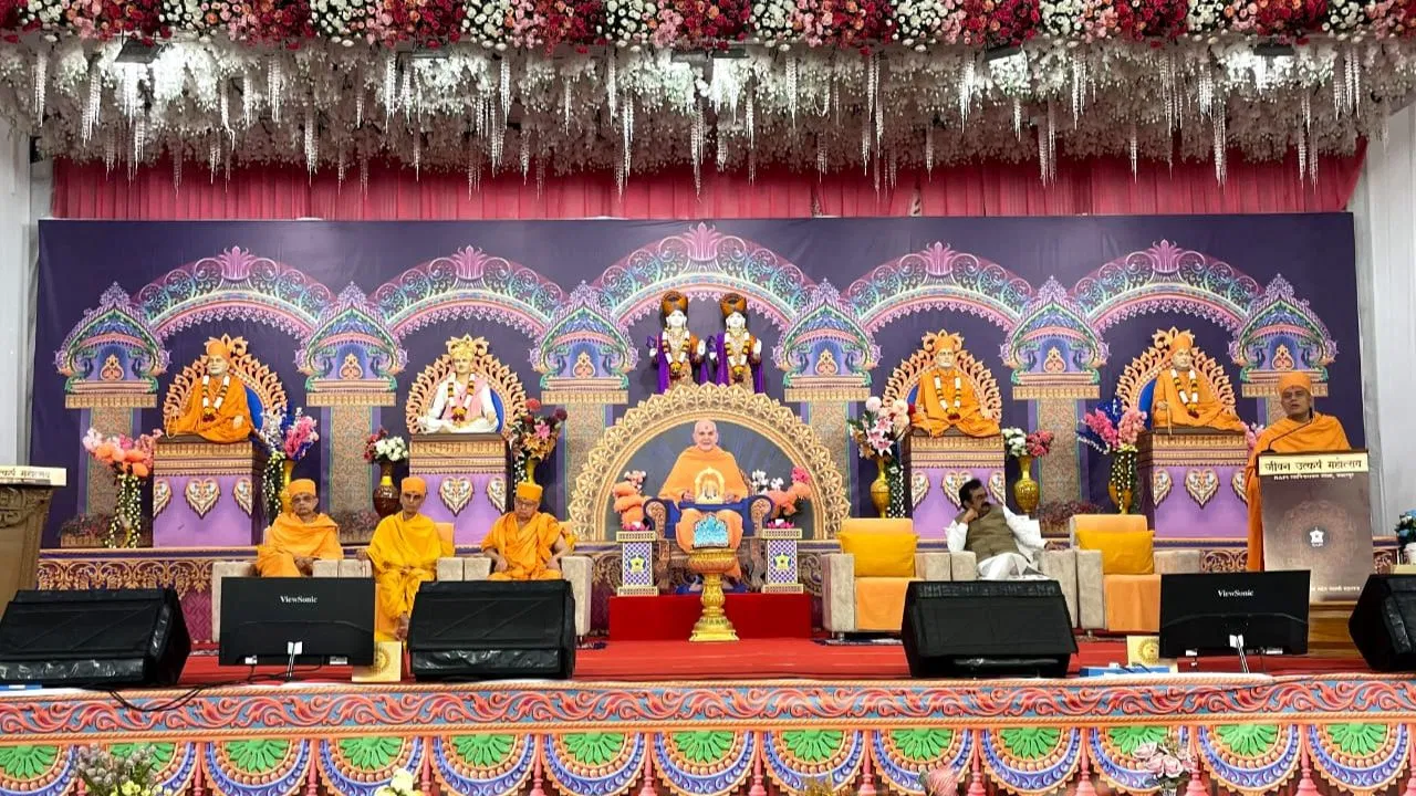 दूसरों की प्रगति में ही छिपा है अपना उत्कर्ष… संस्कारधानी जबलपुर में बोले ज्ञानवत्सल स्वामीजी दूसरों की प्रगति में ही छिपा है अपना उत्कर्ष... संस्कारधानी जबलपुर में बोले ज्ञानवत्सल स्वामीजी