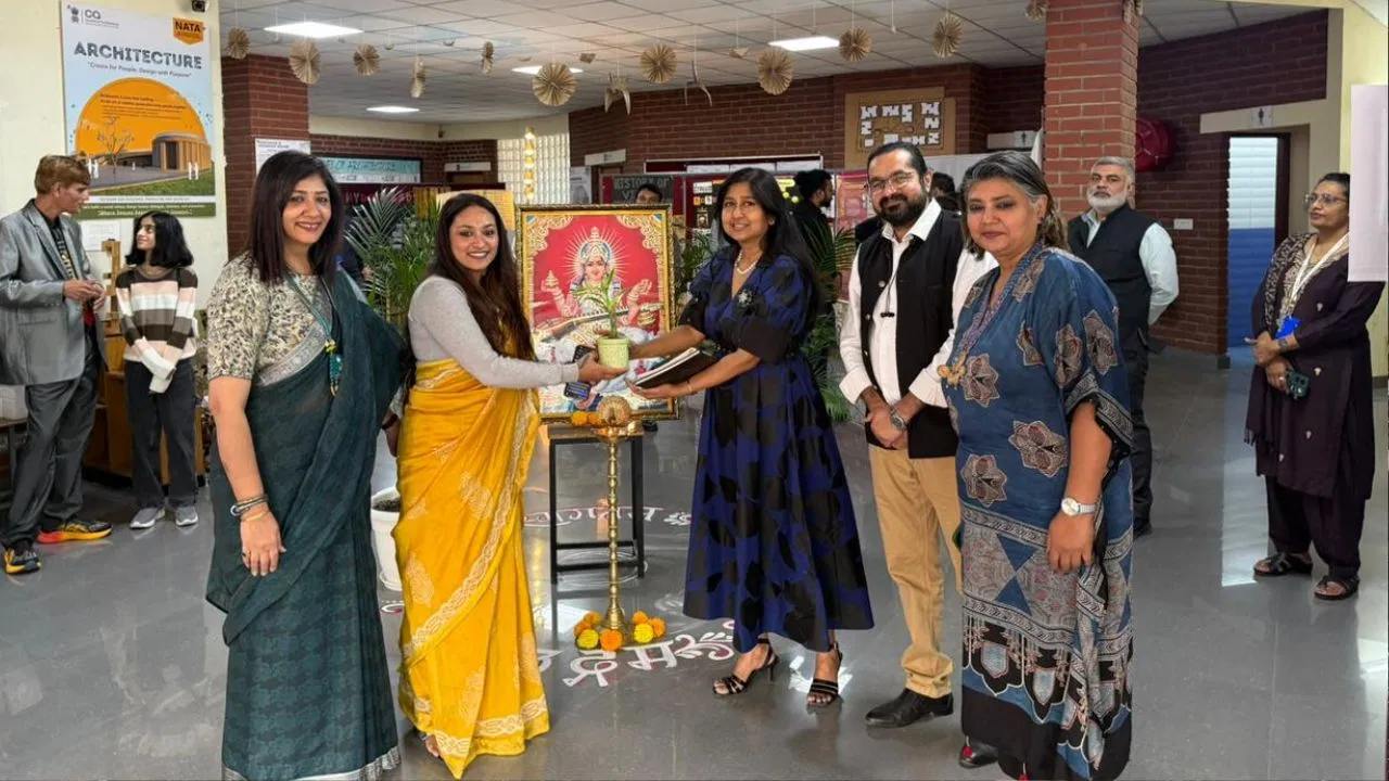 देहरादून: DIT यूनिवर्सिटी में आयोजित हुई ‘उद्गम 2025’ प्रदर्शनी, छात्रों ने बताई अपनी यात्रा देहरादून: DIT यूनिवर्सिटी में आयोजित हुई 'उद्गम 2025' प्रदर्शनी, छात्रों ने बताई अपनी यात्रा