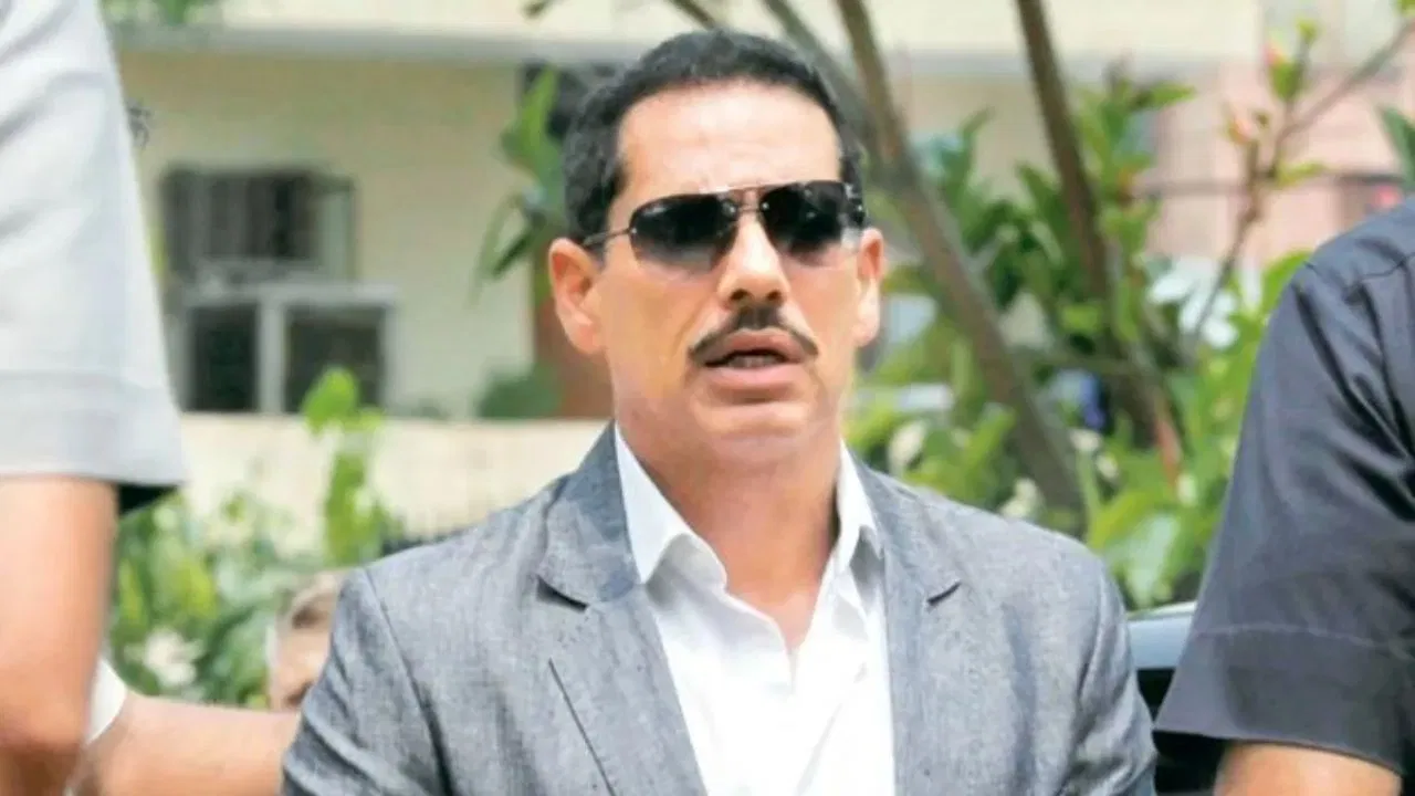 संजय भंडारी मनी लॉन्ड्रिंग केस में बढ़ेंगी रॉबर्ट वाड्रा की मुश्किलें? ED ने दायर की चार्जशीट दोबारा कराएं चुनाव, पलट जाएगा रिजल्ट... बिहार के परिणाम पर बोले रॉबर्ट वाड्रा, EC पर कही ये बात