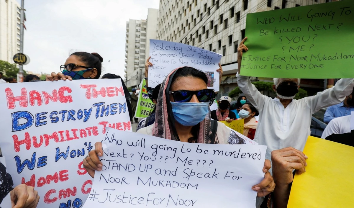 पाकिस्तान में लिव-इन रिलेशनशिप को ‘बुराई’ बता जज बोले – इसी वजह से हुई नूर मुकादम की हत्या पाकिस्तान में लिव-इन रिलेशनशिप को 'बुराई' बता जज बोले - इसी वजह से हुई नूर मुकादम की हत्या