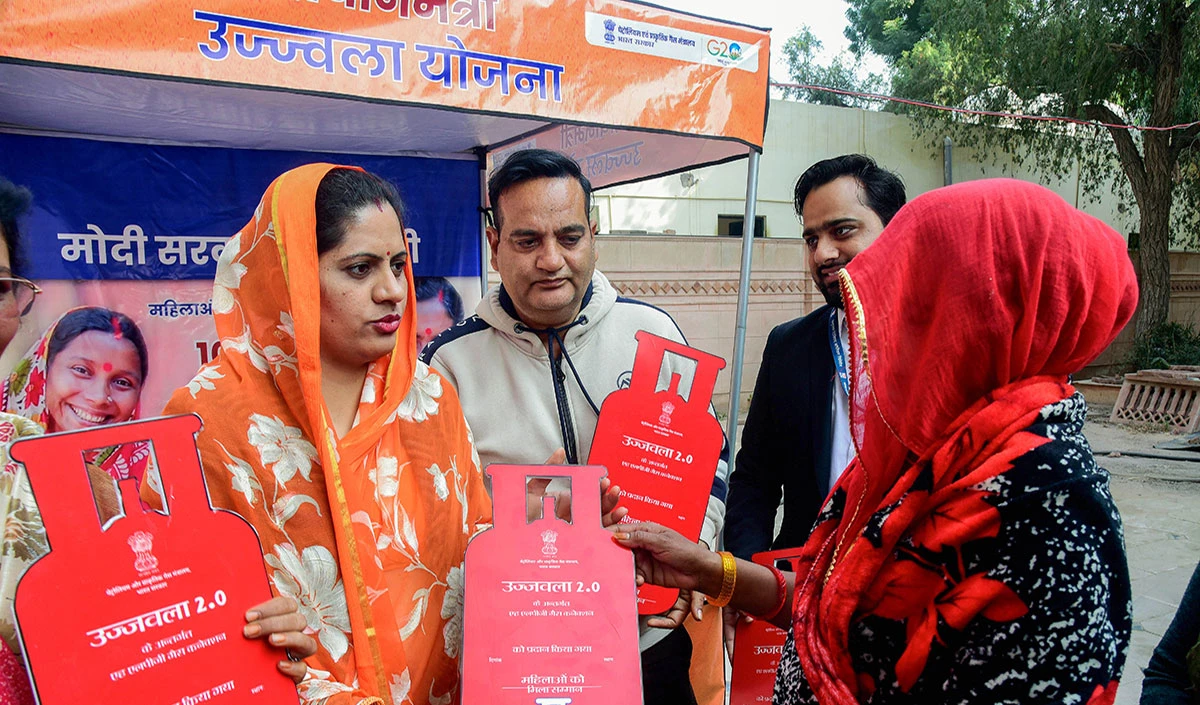 पीएम उज्ज्वला योजना में आवेदन करने के लिए कौन कौन से दस्तावेजों की होती है जरूरत? पीएम उज्ज्वला योजना में आवेदन करने के लिए कौन कौन से दस्तावेजों की होती है जरूरत?