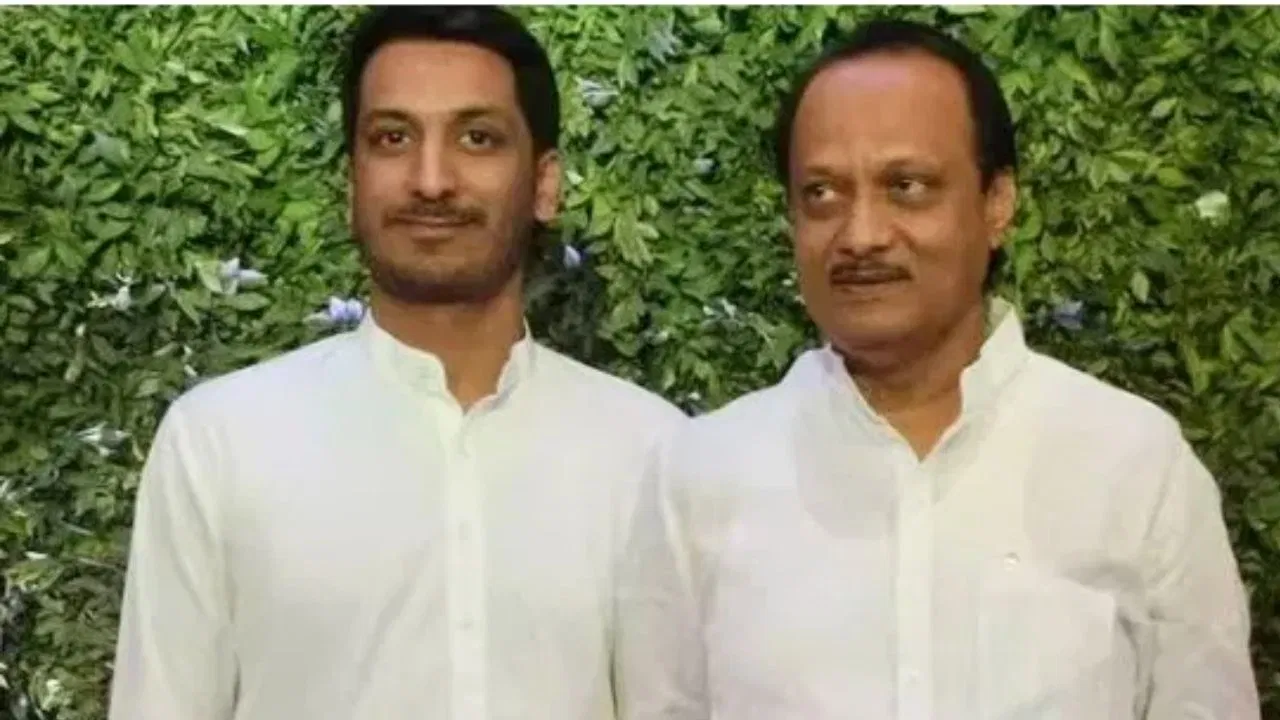 पुणे: 1800 करोड़ की जमीन 300 करोड़ में खरीदी… अजित पवार के बेटे की कंपनी से जुड़े अधिकारियों पर केस दर्ज पुणे: 1800 करोड़ की जमीन 300 करोड़ में खरीदी... अजित पवार के बेटे की कंपनी से जुड़े अधिकारियों पर केस दर्ज