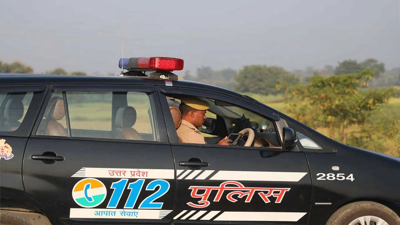 बाराबंकी सड़क हादसे में सभी 8 लोगों की मौत, ज्वैलर्स का पूरा परिवार खत्म, दो घायलों ने अस्पताल में तोड़ा दम बाराबंकी सड़क हादसे में सभी 8 लोगों की मौत, ज्वैलर्स का पूरा परिवार खत्म, दो घायलों ने अस्पताल में तोड़ा दम
