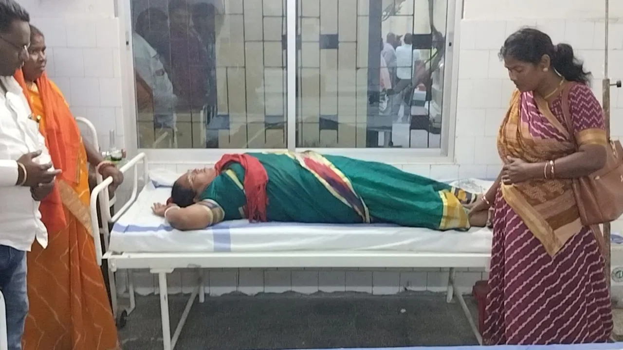बिहार: बाराचट्टी में ज्योति मांझी पर पत्थरबाजी: रोते हुए वीडियो वायरल बिहार: बाराचट्टी में ज्योति मांझी पर पत्थरबाजी: रोते हुए वीडियो वायरल