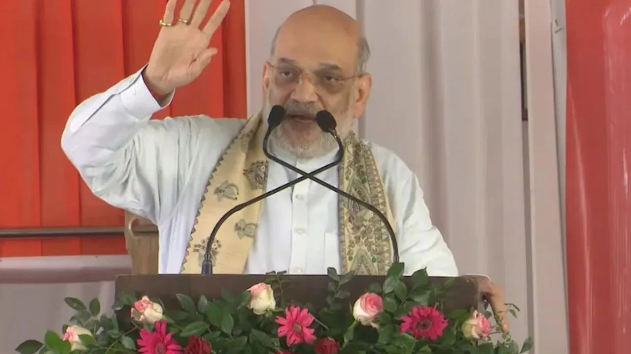 बिहार: मुजफ्फरपुर और वैशाली में अमित शाह ने RJD और कांग्रेस पर साधा निशाना, दिलाई जंगलराज की याद बिहार: मुजफ्फरपुर और वैशाली में अमित शाह ने RJD और कांग्रेस पर साधा निशाना, दिलाई जंगलराज की याद