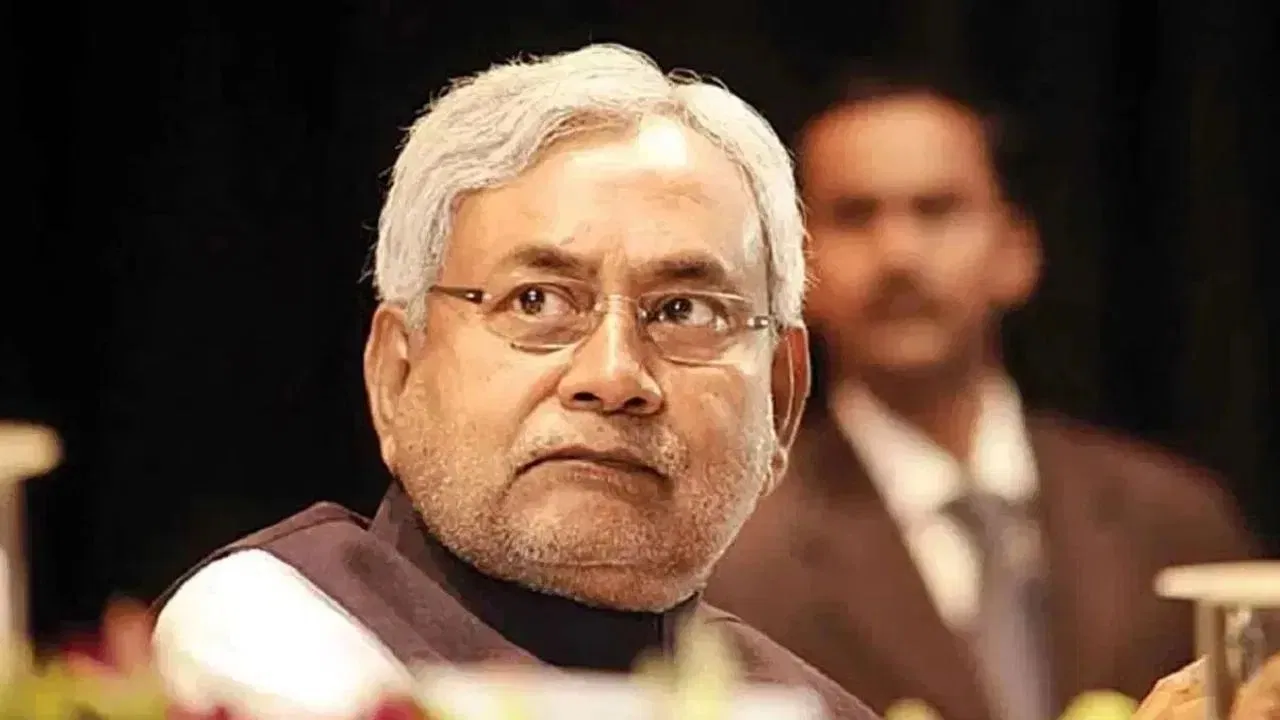 बिहार में नई सरकार बनने के बाद चली तबादला एक्सप्रेस, कई सीनियर IAS को नई जिम्मेदारियां बिहार में नई सरकार बनने के बाद चली तबादला एक्सप्रेस, कई सीनियर IAS को नई जिम्मेदारियां