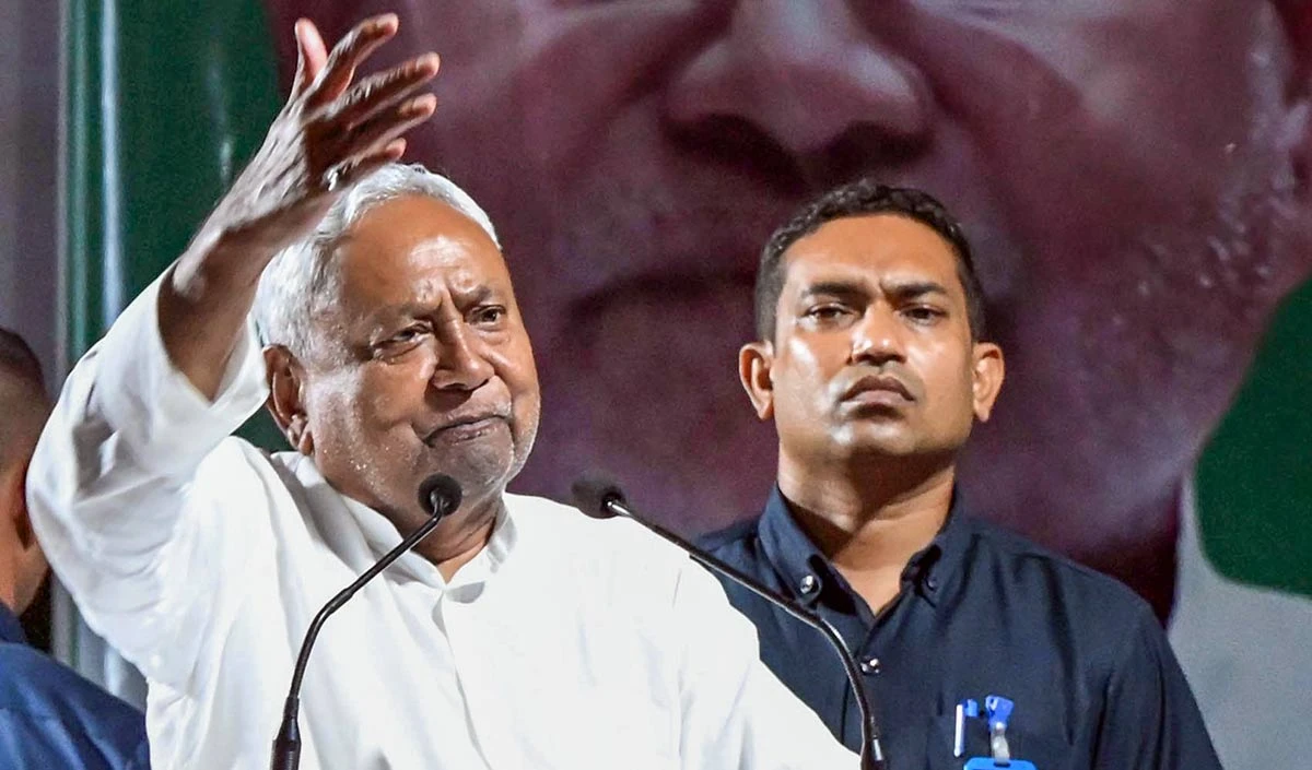 बिहार में नीतीश कुमार का जादू बरकरार बिहार में नीतीश कुमार का जादू बरकरार
