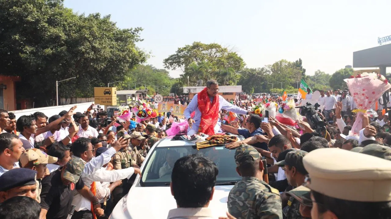 भुवनेश्वर एयरपोर्ट पर धर्मेंद्र प्रधान का भव्य स्वागत, बोले- बिहार विजय प्रधानमंत्री के नेतृत्व की बड़ी स्वीकृति भुवनेश्वर एयरपोर्ट पर धर्मेंद्र प्रधान का भव्य स्वागत, बोले- बिहार विजय प्रधानमंत्री के नेतृत्व की बड़ी स्वीकृति