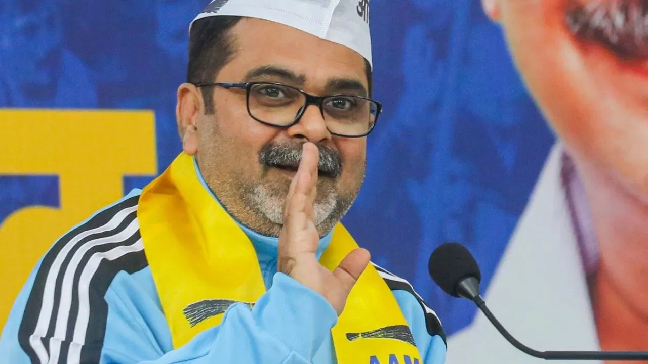 मशहूर टीचर अवध ओझा ने राजनीति से लिया संन्यास, आम आदमी पार्टी भी छोड़ी मशहूर टीचर अवध ओझा ने राजनीति से लिया संन्यास, आम आदमी पार्टी भी छोड़ी