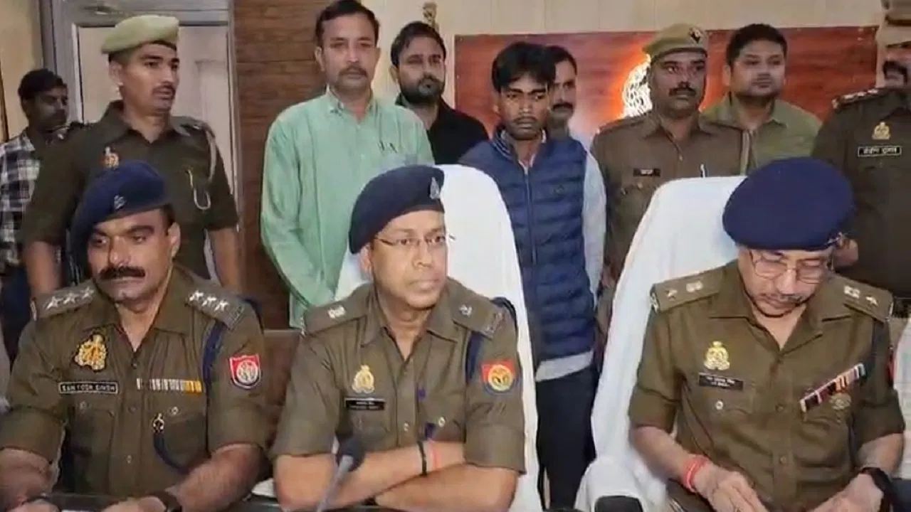 ‘मां के इलाज के लिए कर्ज लिया था…’, पकड़ा गया उन्नाव में पेट्रोल पंप से तीन लाख चुराने वाला, कहानी सुन पुलिस भी सन्न 'मां के इलाज के लिए कर्ज लिया था...', पकड़ा गया उन्नाव में पेट्रोल पंप से तीन लाख चुराने वाला, कहानी सुन पुलिस भी सन्न