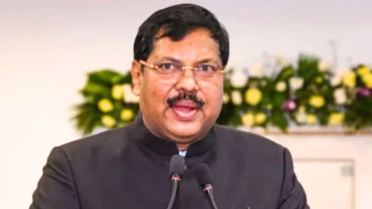 मैं बौद्ध धर्म का पालन करता हूं, लेकिन, रिटायरमेंट से पहले CJI बीआर गवई ने कही बड़ी बात मैं बौद्ध धर्म का पालन करता हूं, लेकिन, रिटायरमेंट से पहले CJI बीआर गवई ने कही बड़ी बात