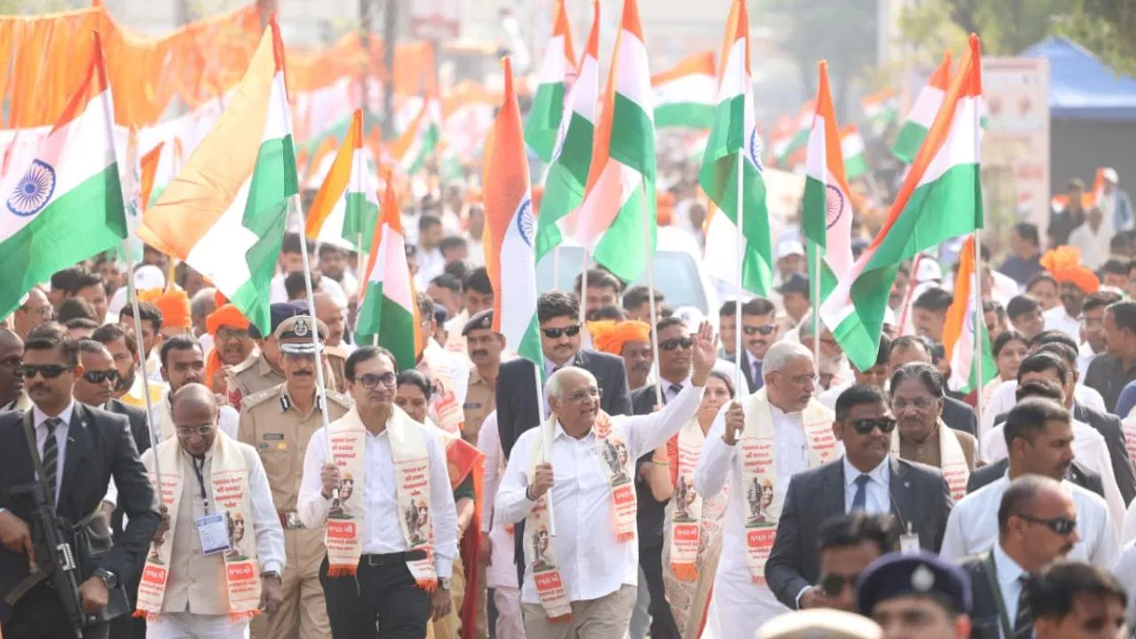 सरदार@150 यूनिटी मार्च शुरू, अहमदाबाद में CM भूपेंद्र पटेल ने पदयात्रा को दिखाई हरी झंडी सरदार@150 यूनिटी मार्च शुरू, अहमदाबाद में CM भूपेंद्र पटेल ने पदयात्रा को दिखाई हरी झंडी