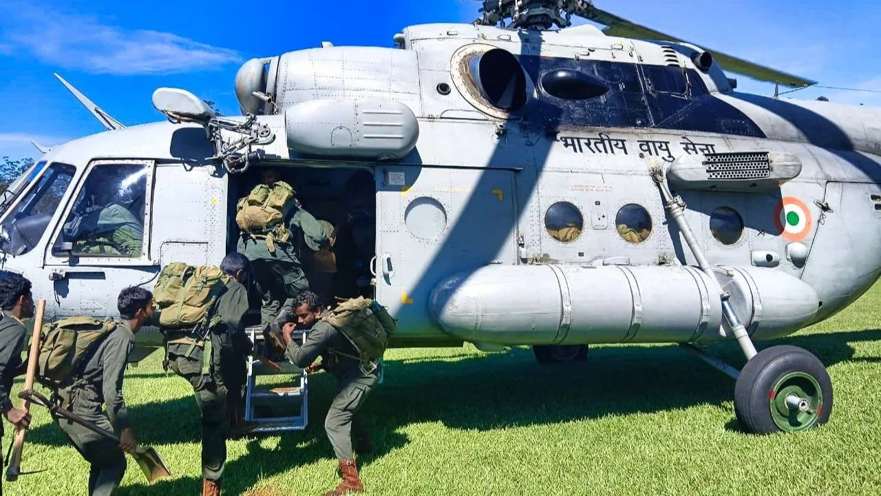 साइक्लोन दितवाह: बाढ़ में डूबे श्रीलंका के लिए मसीहा बना भारत,भारतीय वायुसेना ऐसे कर रही मदद साइक्लोन दितवाह: बाढ़ में डूबे श्रीलंका के लिए मसीहा बना भारत,भारतीय वायुसेना ऐसे कर रही मदद