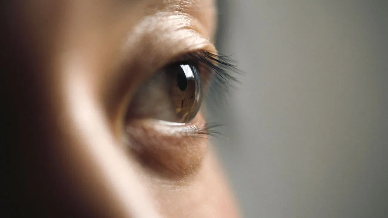 सुबह उठते ही आंखों से पानी आना किस बीमारी का लक्षण है? एक्सपर्ट से जानें सुबह उठते ही आंखों से पानी आना किस बीमारी का लक्षण है? एक्सपर्ट से जानें