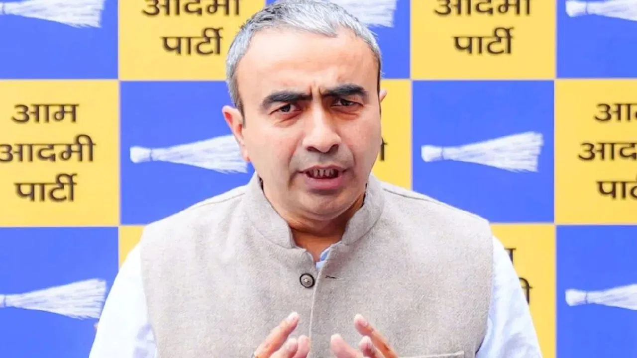 हरियाणा में लाडो लक्ष्मी योजना 96% महिलाओं के साथ धोखा…AAP के अनुराग ढांडा ने उठाया सवाल हरियाणा में लाडो लक्ष्मी योजना 96% महिलाओं के साथ धोखा...AAP के अनुराग ढांडा ने उठाया सवाल