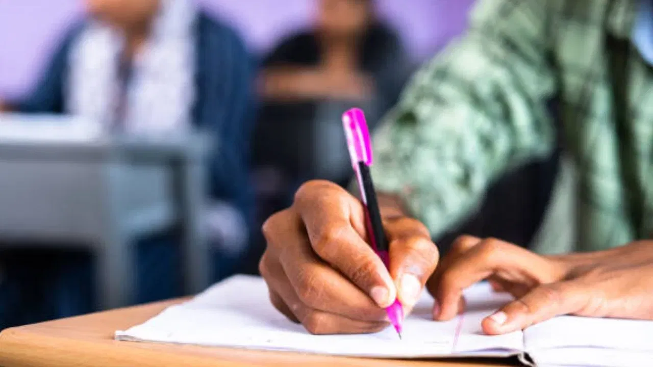 10वीं पास करने के बाद ही JEE-NEET दे सकेंगे छात्र! 12वीं के नंबर भी जुड़ेंगे… 10वीं पास करने के बाद ही JEE-NEET दे सकेंगे छात्र! 12वीं के नंबर भी जुड़ेंगे...