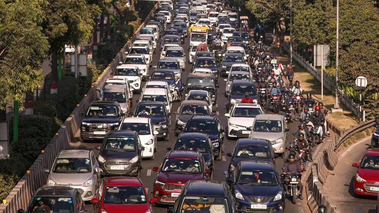 3 नए फ्लाईओवर, 7 चौराहे… गाजियाबाद में जाम से निपटने का GDA का क्या है प्लान? 3 नए फ्लाईओवर, 7 चौराहे... गाजियाबाद में जाम से निपटने का GDA का क्या है प्लान?