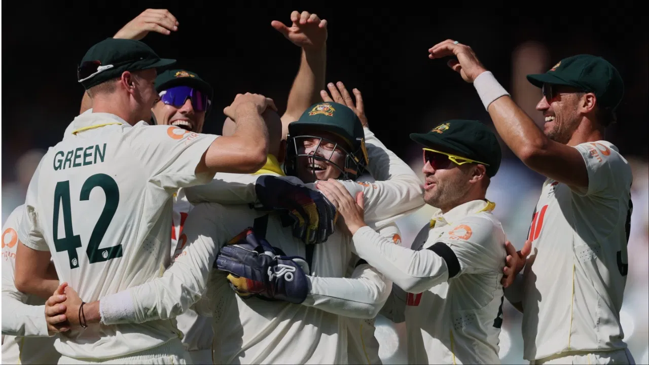 AUS vs ENG: ऑस्ट्रेलिया का Ashes पर कब्जा बरकरार, इंग्लैंड को सीरीज के तीसरे टेस्ट में 82 रन से हराया AUS vs ENG: ऑस्ट्रेलिया का Ashes पर कब्जा बरकरार, इंग्लैंड को सीरीज के तीसरे टेस्ट में 82 रन से हराया