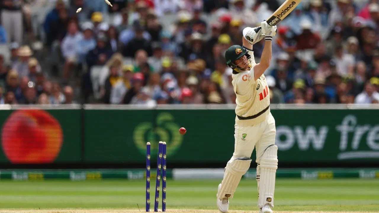 AUS vs ENG: स्टीव स्मिथ के पीछे हाथ धोकर पड़ा ये बॉलर, जितनी बार हुआ सामना उतनी बार उड़ाया विकेट AUS vs ENG: स्टीव स्मिथ के पीछे हाथ धोकर पड़ा ये बॉलर, जितनी बार हुआ सामना उतनी बार उड़ाया विकेट