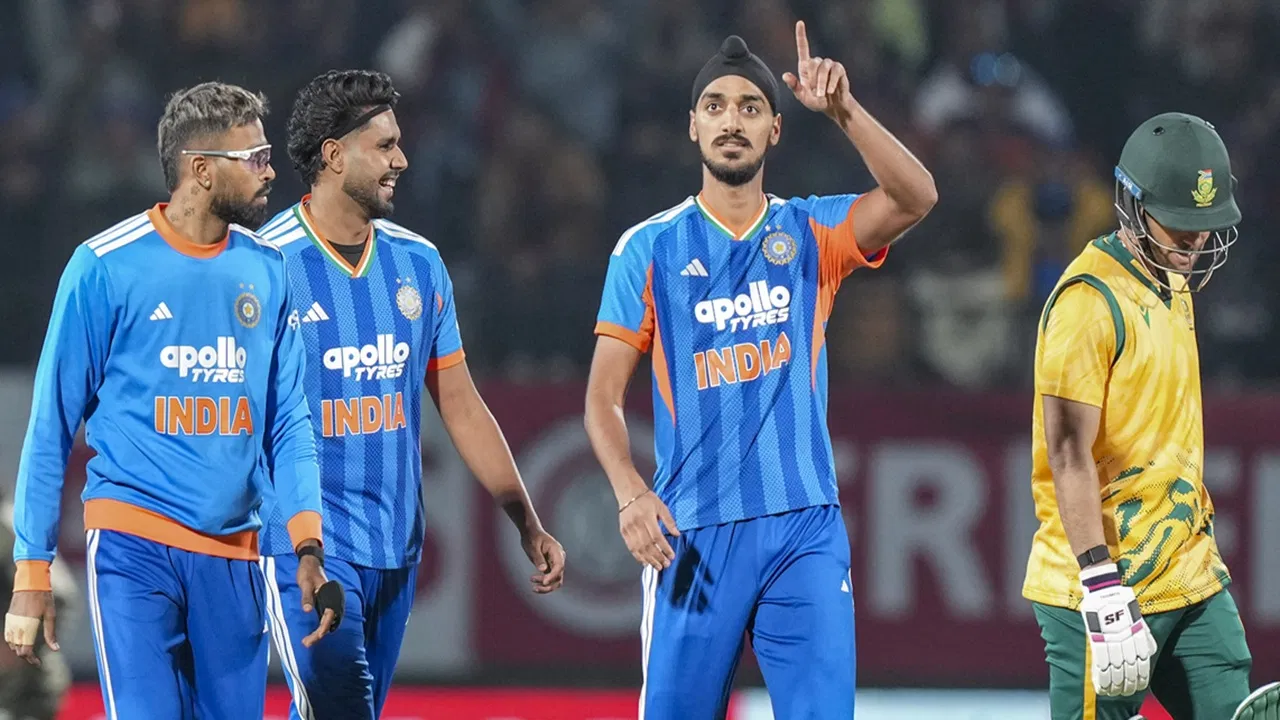 Arshdeep Singh: भारतीय क्रिकेट इतिहास में अमर हुआ अर्शदीप सिंह का नाम, तोड़ा बड़ा रिकॉर्ड Arshdeep Singh: भारतीय क्रिकेट इतिहास में अमर हुआ अर्शदीप सिंह का नाम, तोड़ा बड़ा रिकॉर्ड