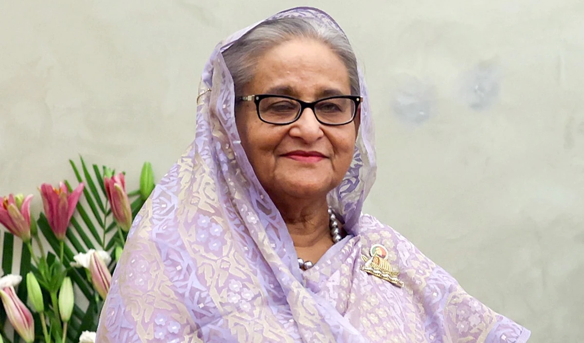 Bangladesh में जारी हिंसा के बीच अंतरिम सरकार पर Sheikh Hasina का बड़ा हमला, जानें क्या कहा? Bangladesh में जारी हिंसा के बीच अंतरिम सरकार पर Sheikh Hasina का बड़ा हमला, जानें क्या कहा?
